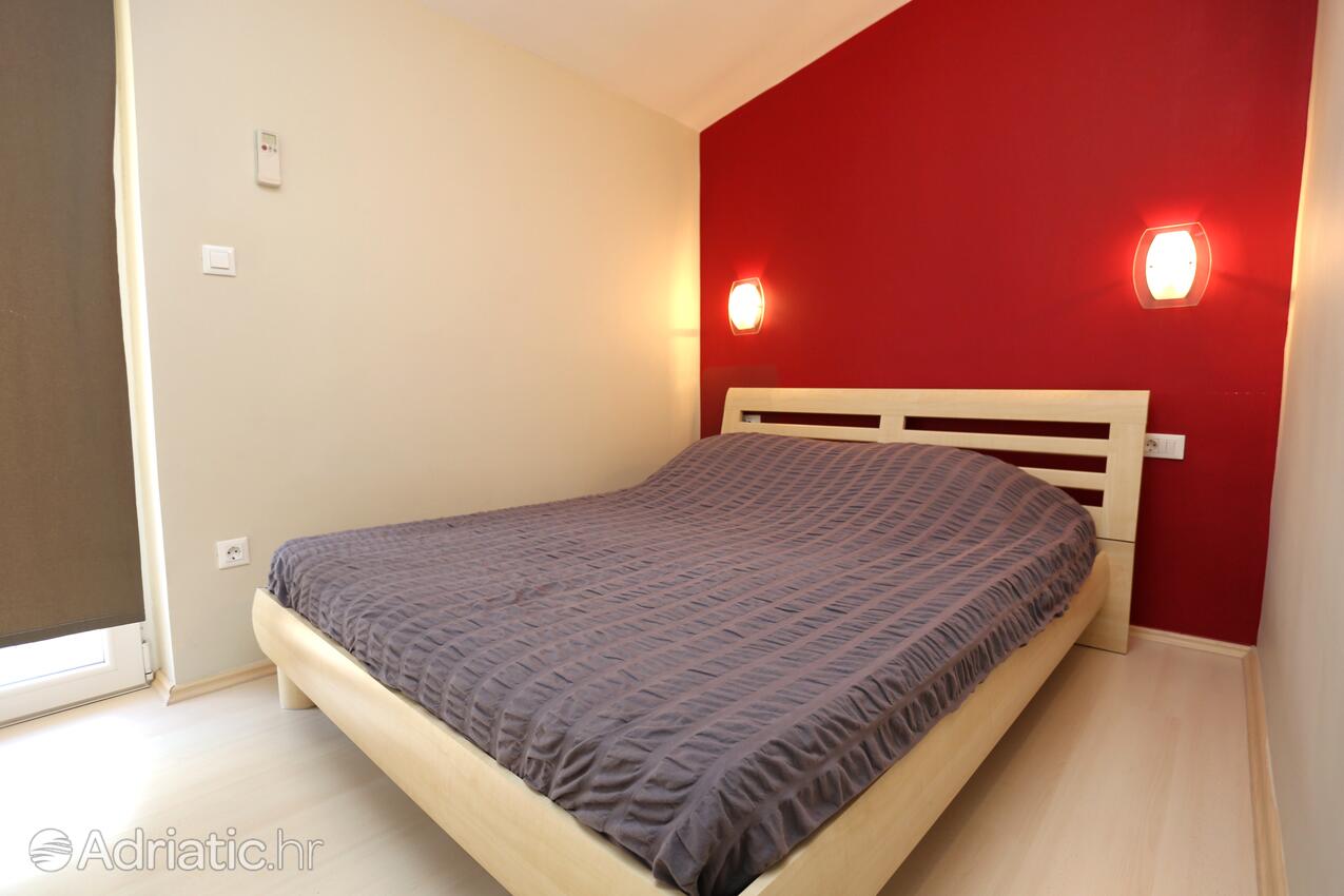 A-10324-b - Private accommodation - Apartments with a parking space Stanići, Omiš