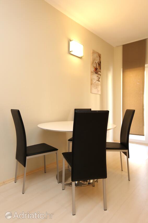 A-10324-b - Private accommodation - Apartments with a parking space Stanići, Omiš