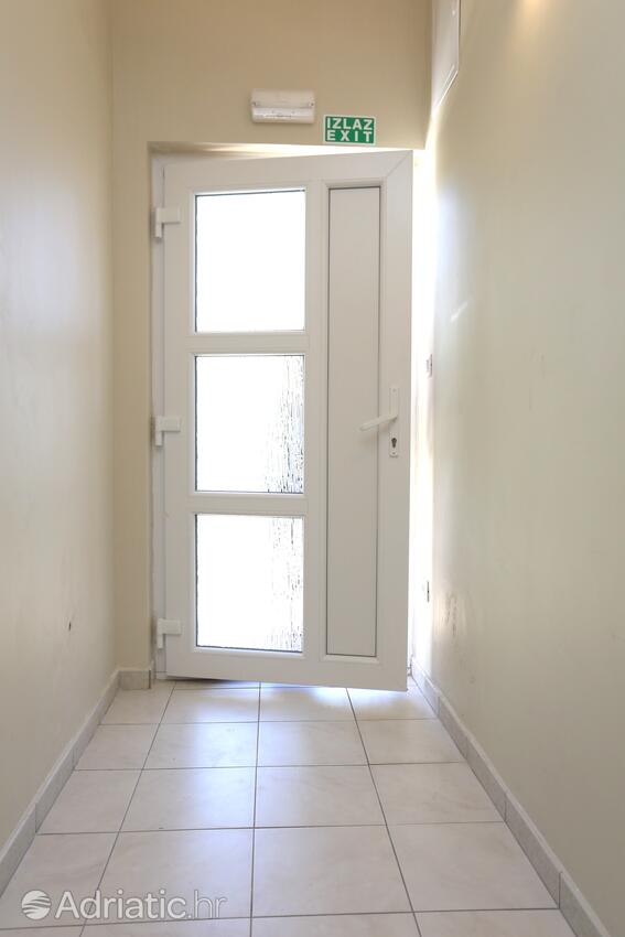 A-10324-b - Private accommodation - Apartments with a parking space Stanići, Omiš
