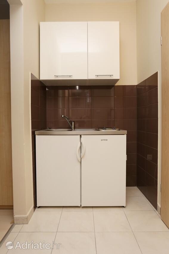 A-10324-b - Private accommodation - Apartments with a parking space Stanići, Omiš