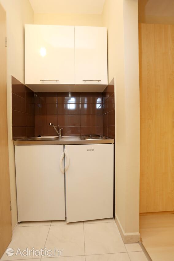 A-10324-b - Private accommodation - Apartments with a parking space Stanići, Omiš