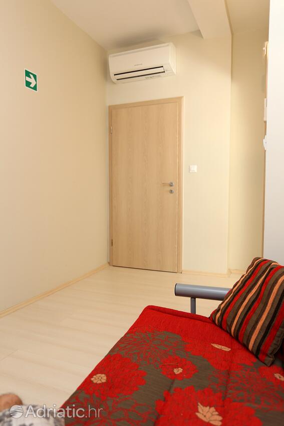 A-10324-b - Private accommodation - Apartments with a parking space Stanići, Omiš