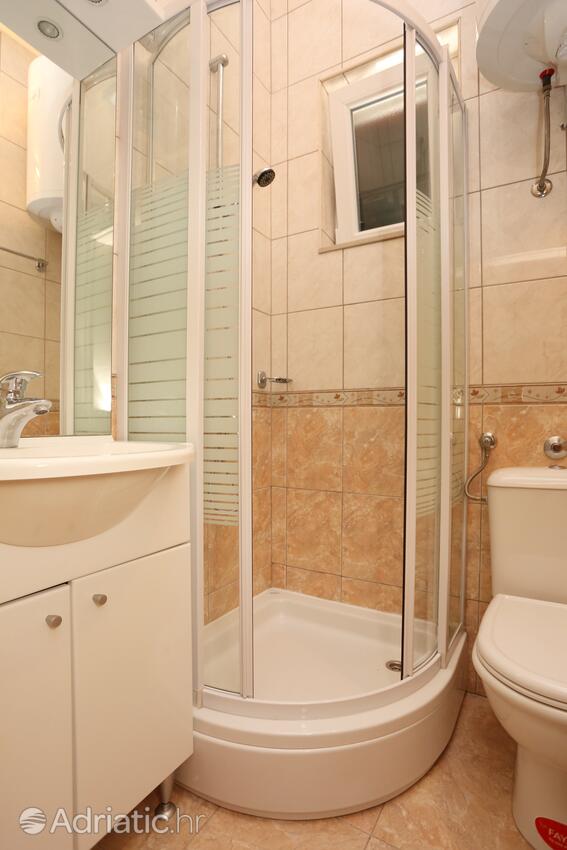 A-10324-c - Private accommodation - Apartments with a parking space Stanići, Omiš