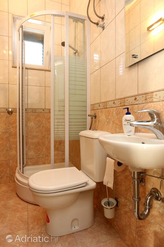 A-10324-c - Private accommodation - Apartments with a parking space Stanići, Omiš