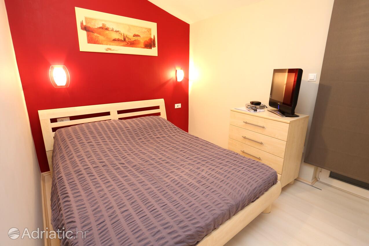 A-10324-c - Private accommodation - Apartments with a parking space Stanići, Omiš