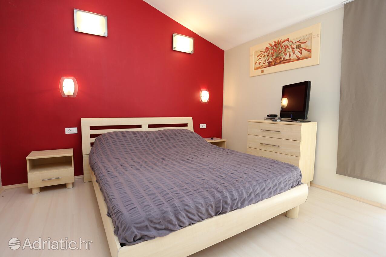 A-10324-c - Private accommodation - Apartments with a parking space Stanići, Omiš
