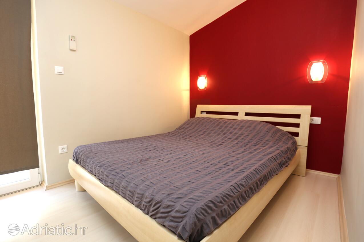A-10324-c - Private accommodation - Apartments with a parking space Stanići, Omiš
