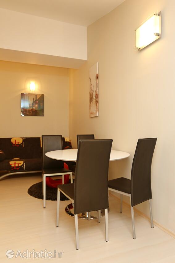 A-10324-c - Private accommodation - Apartments with a parking space Stanići, Omiš