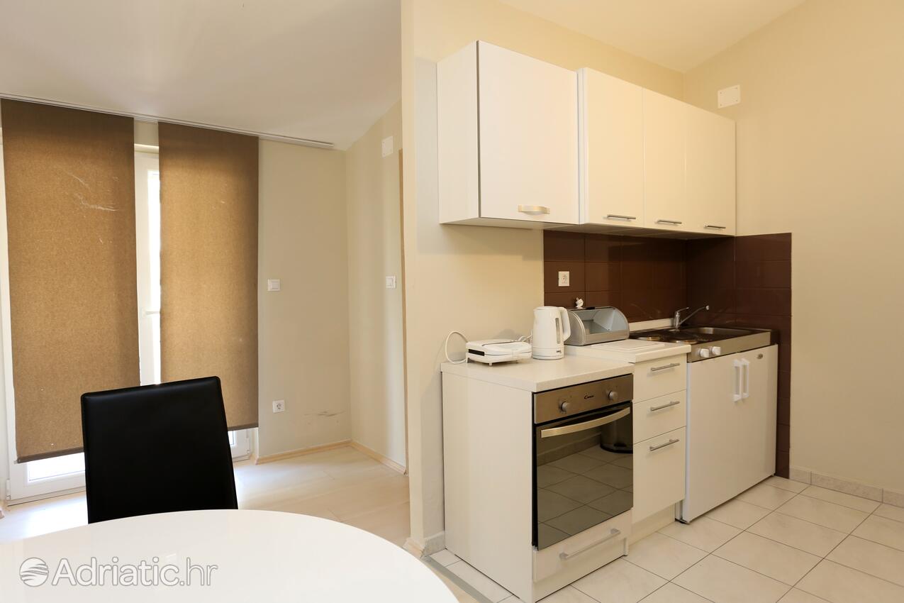 A-10324-c - Private accommodation - Apartments with a parking space Stanići, Omiš