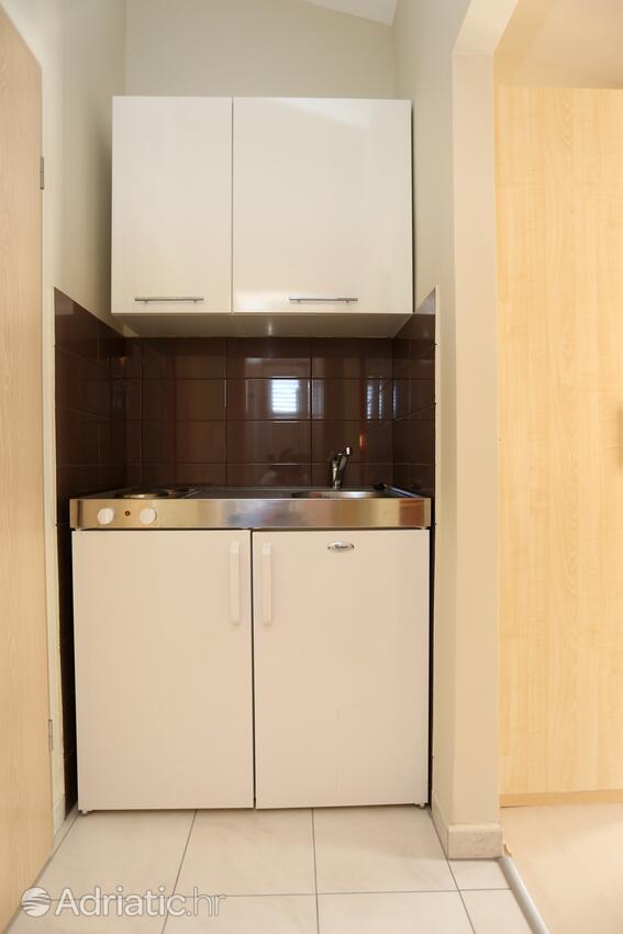A-10324-c - Private accommodation - Apartments with a parking space Stanići, Omiš