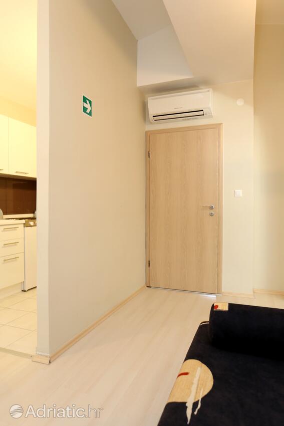A-10324-c - Private accommodation - Apartments with a parking space Stanići, Omiš