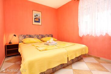 Apartments by the sea Promajna, Makarska - 10329