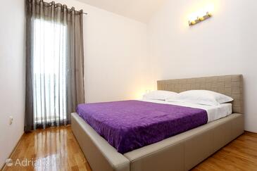 Apartments by the sea Zečevo Rtić, Rogoznica - 10333