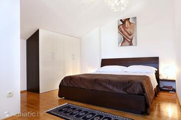 Apartments by the sea Zečevo Rtić, Rogoznica - 10333