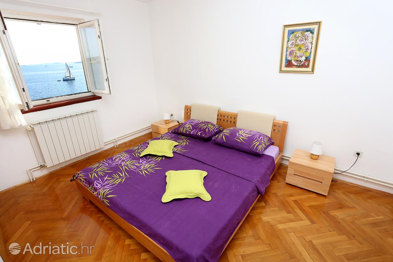 Seaside family friendly house with a swimming pool Seget Vranjica, Trogir - 10336