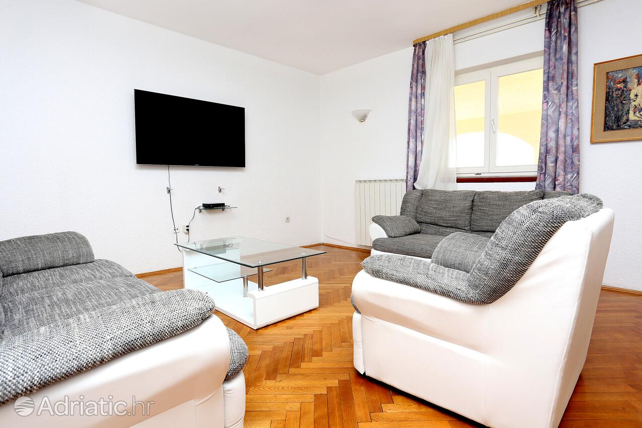 Seaside family friendly house with a swimming pool Seget Vranjica, Trogir - 10336