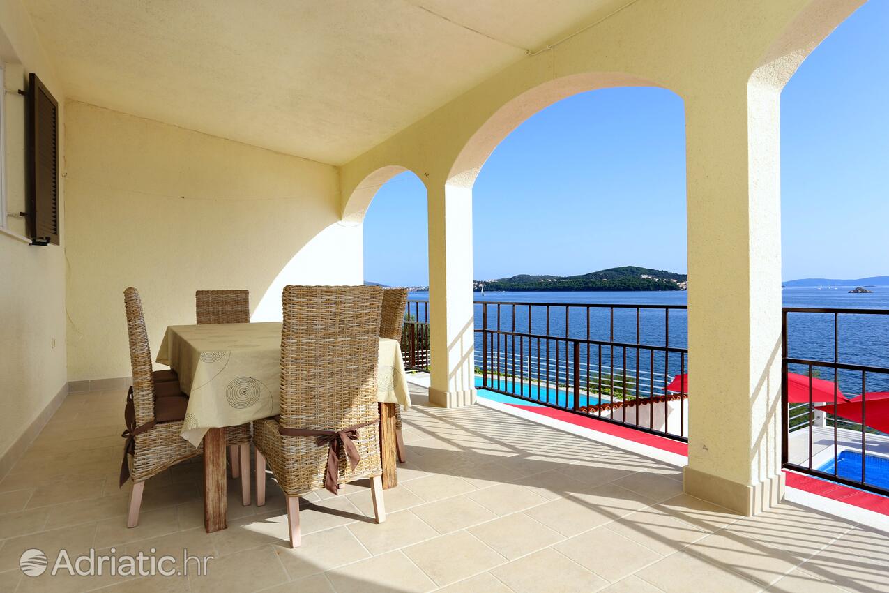 Seaside family friendly house with a swimming pool Seget Vranjica, Trogir - 10336