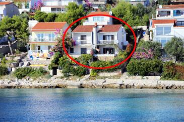 House with terrace Okrug Donji, Central Dalmatia