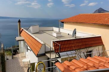 Apartment with terrace Omiš, Central Dalmatia