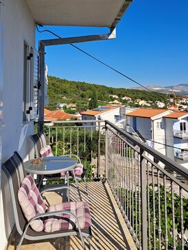 Apartmanok a tenger mellett Slatine, Ciovo - 10355