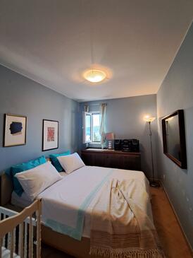 Apartmanok a tenger mellett Slatine, Ciovo - 10355