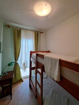Apartmanok a tenger mellett Slatine, Ciovo - 10355