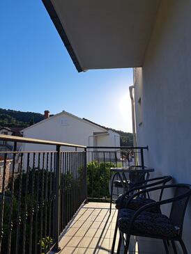 Apartments by the sea Slatine, Čiovo - 10355