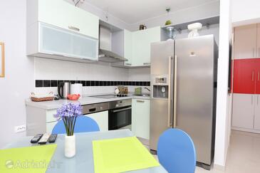 Apartments by the sea Slatine, Čiovo - 10355