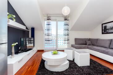 Apartments with parking space Mastrinka, Čiovo - 10364