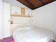 Sypialnia 1 Grebaštica, Sypialnia 1 w zakwaterowaniu typu apartment, zwierzęta domowe są dozwolone i WiFi.