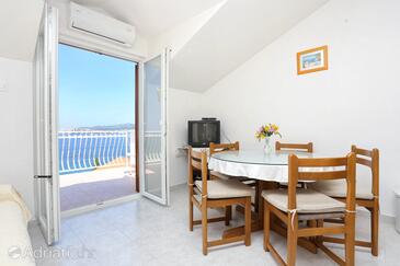 Family friendly seaside apartments Ražanj, Rogoznica - 10373