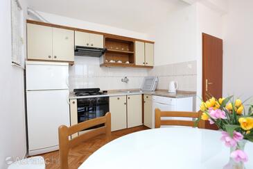Družinski apartmaji ob morju Ražanj, Rogoznica - 10373