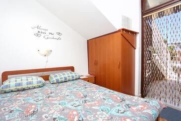 Family friendly seaside apartments Ražanj, Rogoznica - 10373