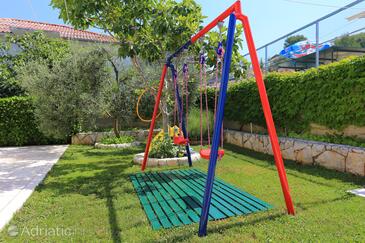 Family friendly seaside apartments Ražanj, Rogoznica - 10373