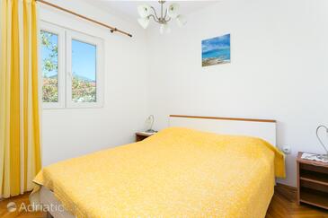 Apartmani uz more Seget Vranjica, Trogir - 1038