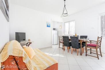 Apartmani uz more Seget Vranjica, Trogir - 1038