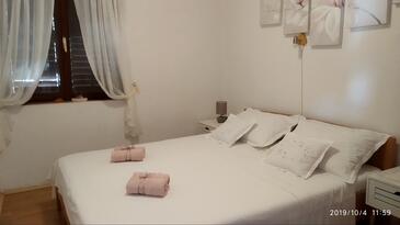 Apartments by the sea Marušići, Omiš - 1040