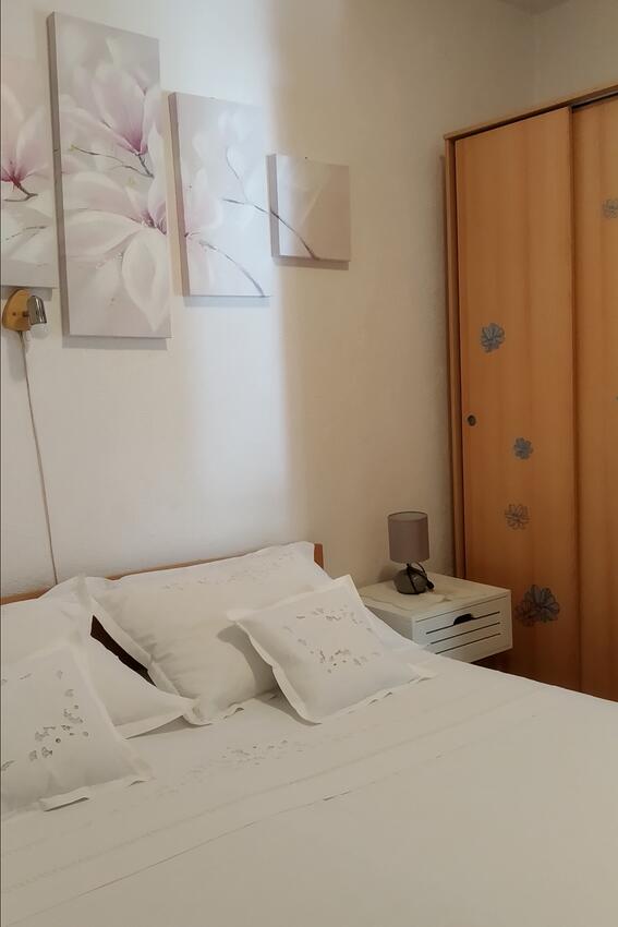 A-1040-a - Private accommodation - Apartments by the sea Marušići, Omiš