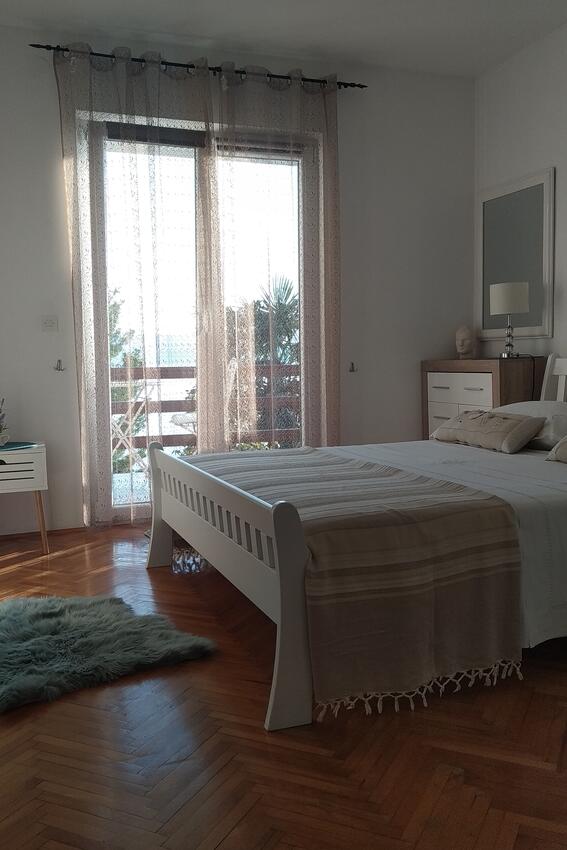 A-1040-b - Private accommodation - Apartments by the sea Marušići, Omiš