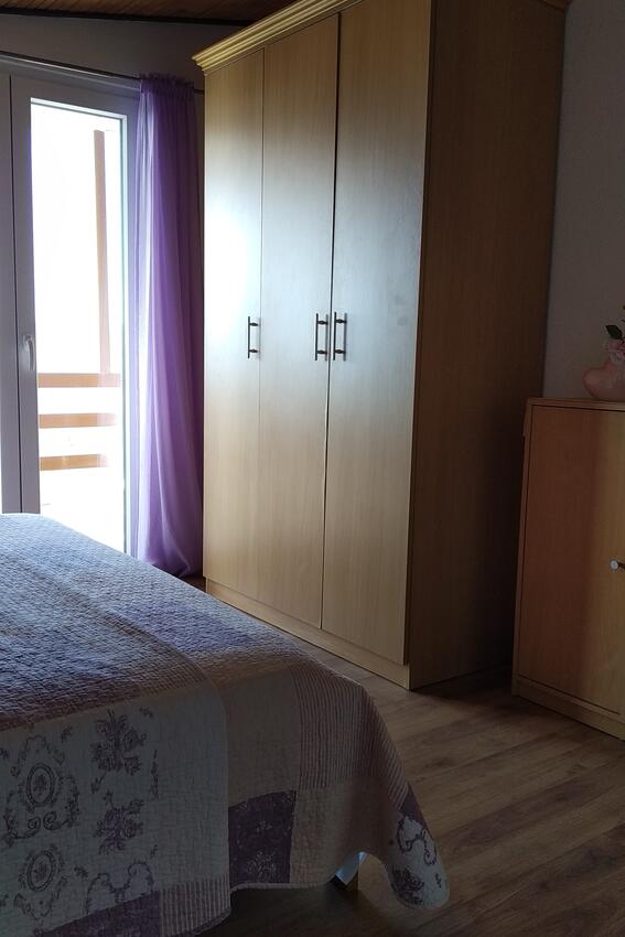 A-1040-e - Private accommodation - Apartments by the sea Marušići, Omiš