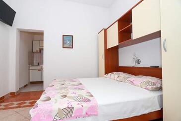 Studio flat Baška Voda Studio flat Baška Voda, Makarska (AS-10406-b(