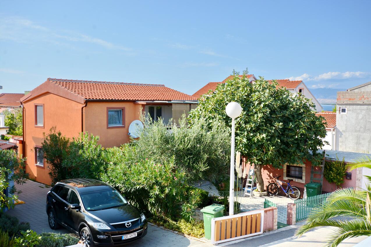 Apartments with parking space Vir - 10407