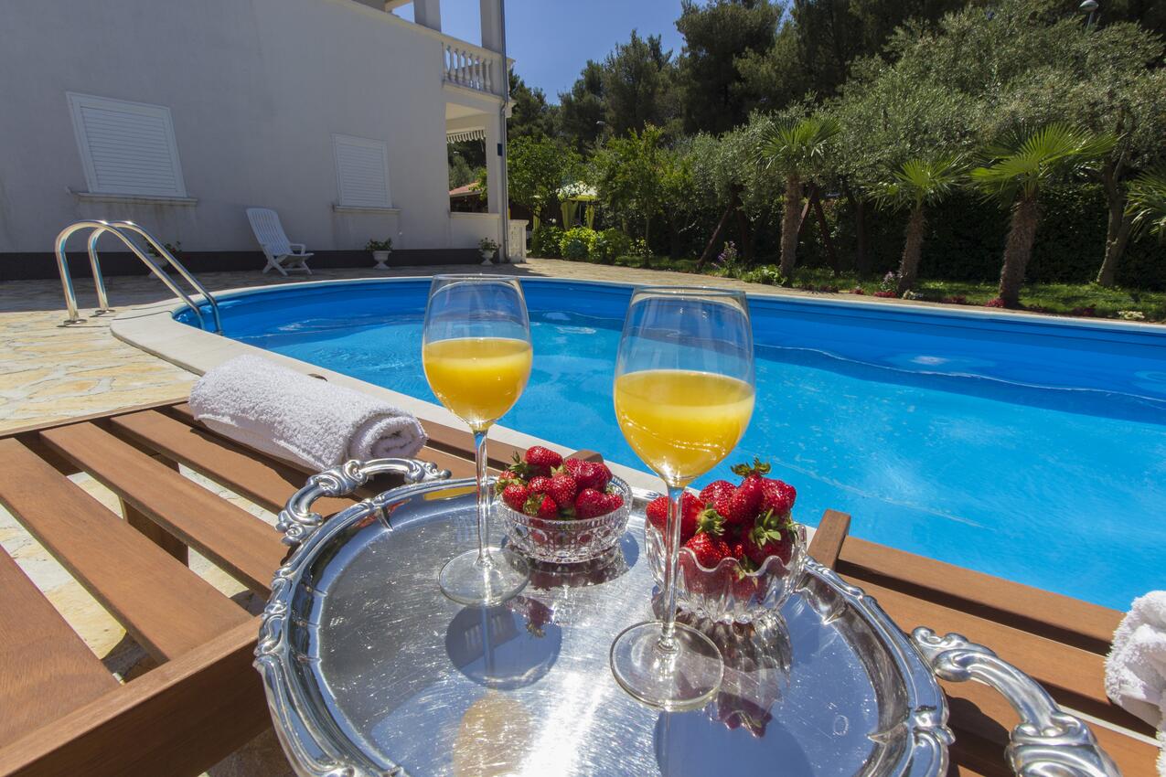 Apartamenty z basenem Vodice - 10408