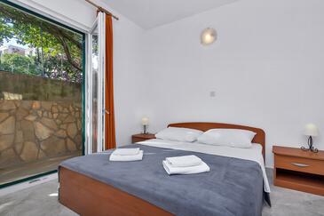 Apartments by the sea Cove Pokrivenik, Hvar - 10419