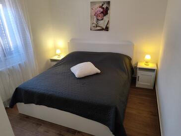 Apartamentos con parking Pula - 10429