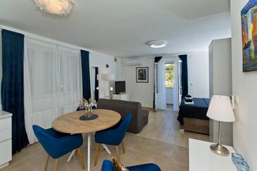 Apartmaji ob morju Hvar - 10430
