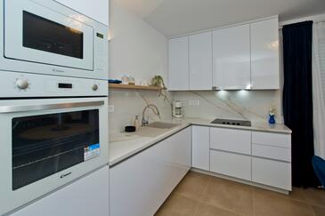 Apartmaji ob morju Hvar - 10430