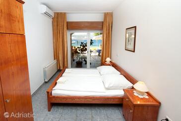 Apartmanok a tenger mellett Slatine, Ciovo - 10435