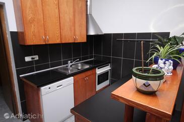 Apartmanok a tenger mellett Slatine, Ciovo - 10435