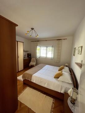 Ferienwohnungen mit Parkplatz Orebic, Peljesac - 10440